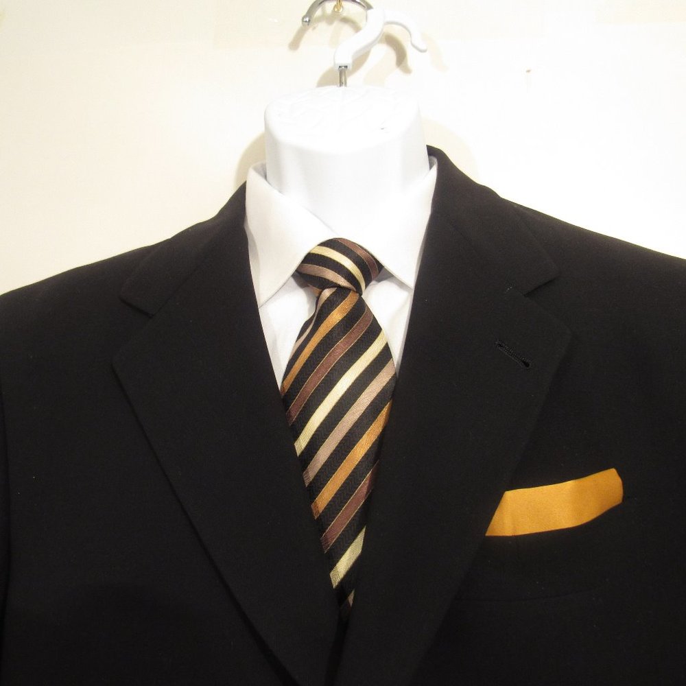 Mens Suit - Picture 2 of 5
